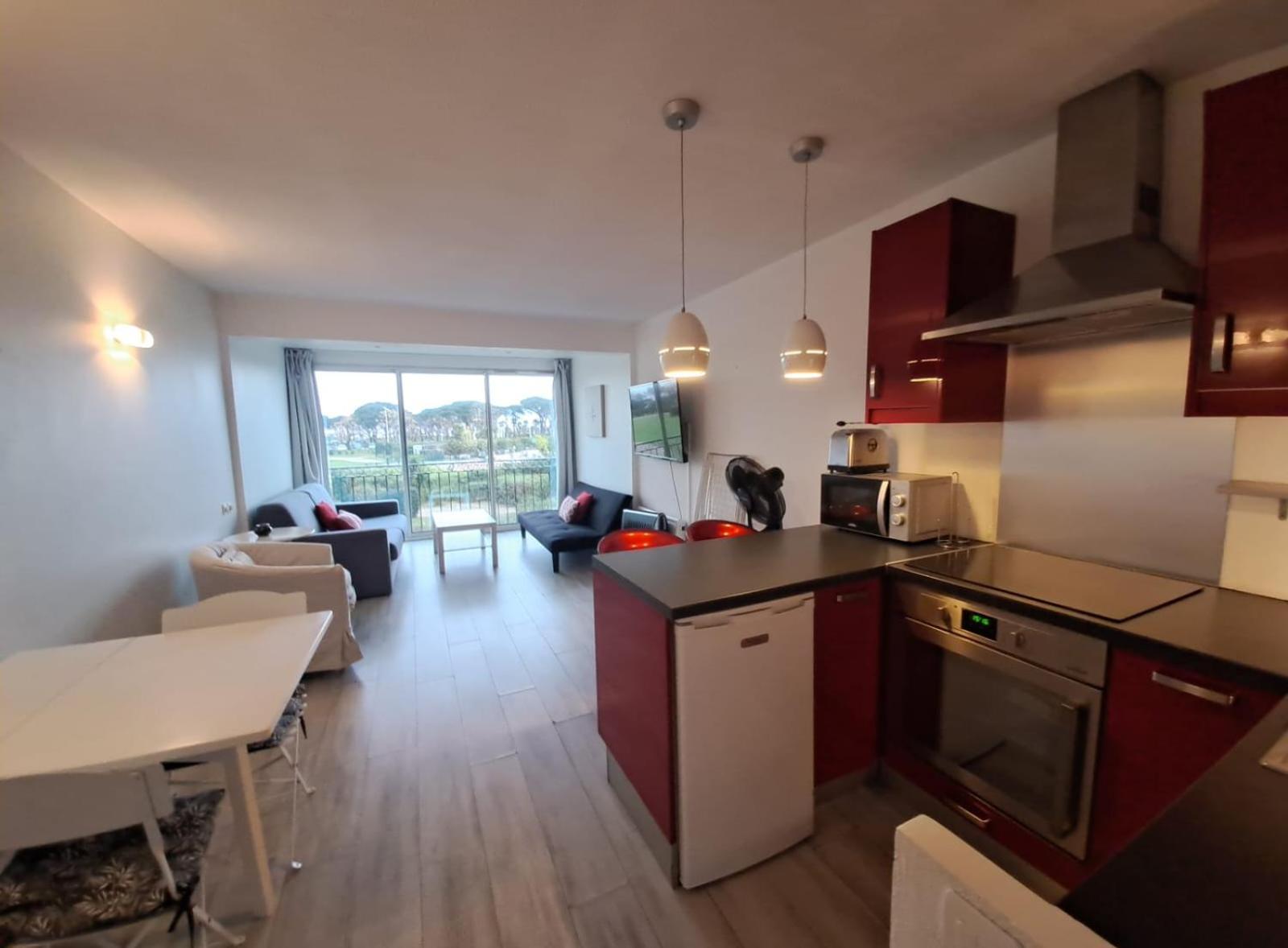 Gasyan - Golfe De St-Tropez - Appartement Aves Acces Plage Dans Residence Avec Piscine Gassin Esterno foto